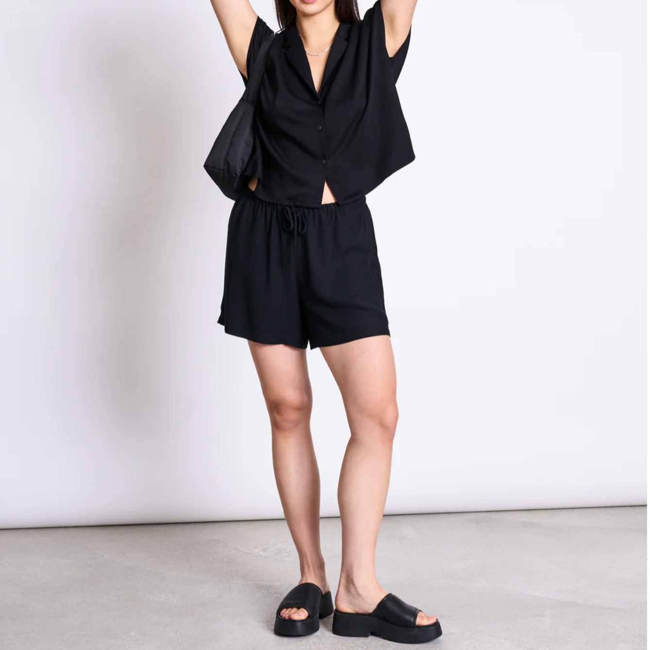 JANN JUNE Marum Shorts Black