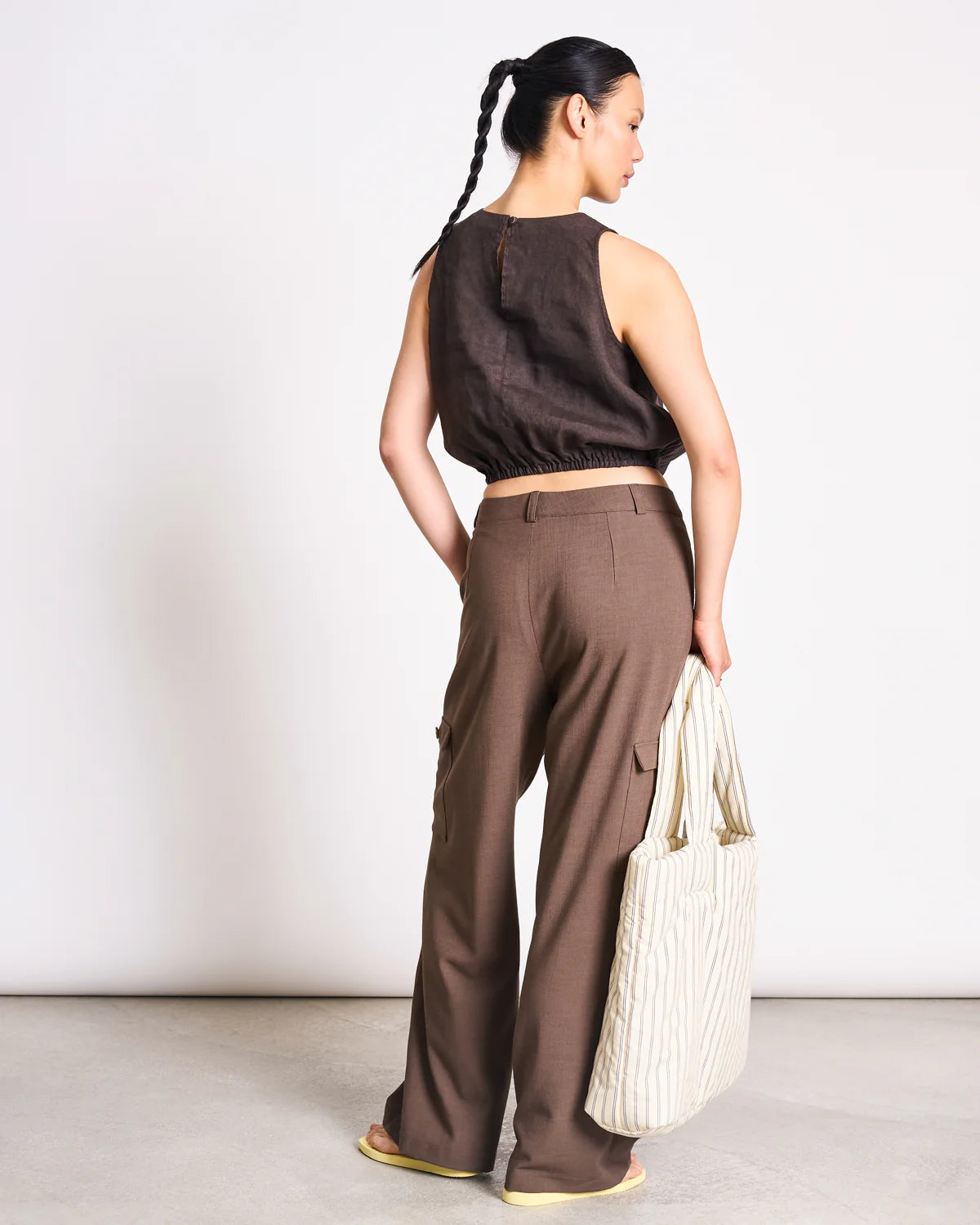 JANN JUNE MUD CROPPED LINEN TOP LUPIN
