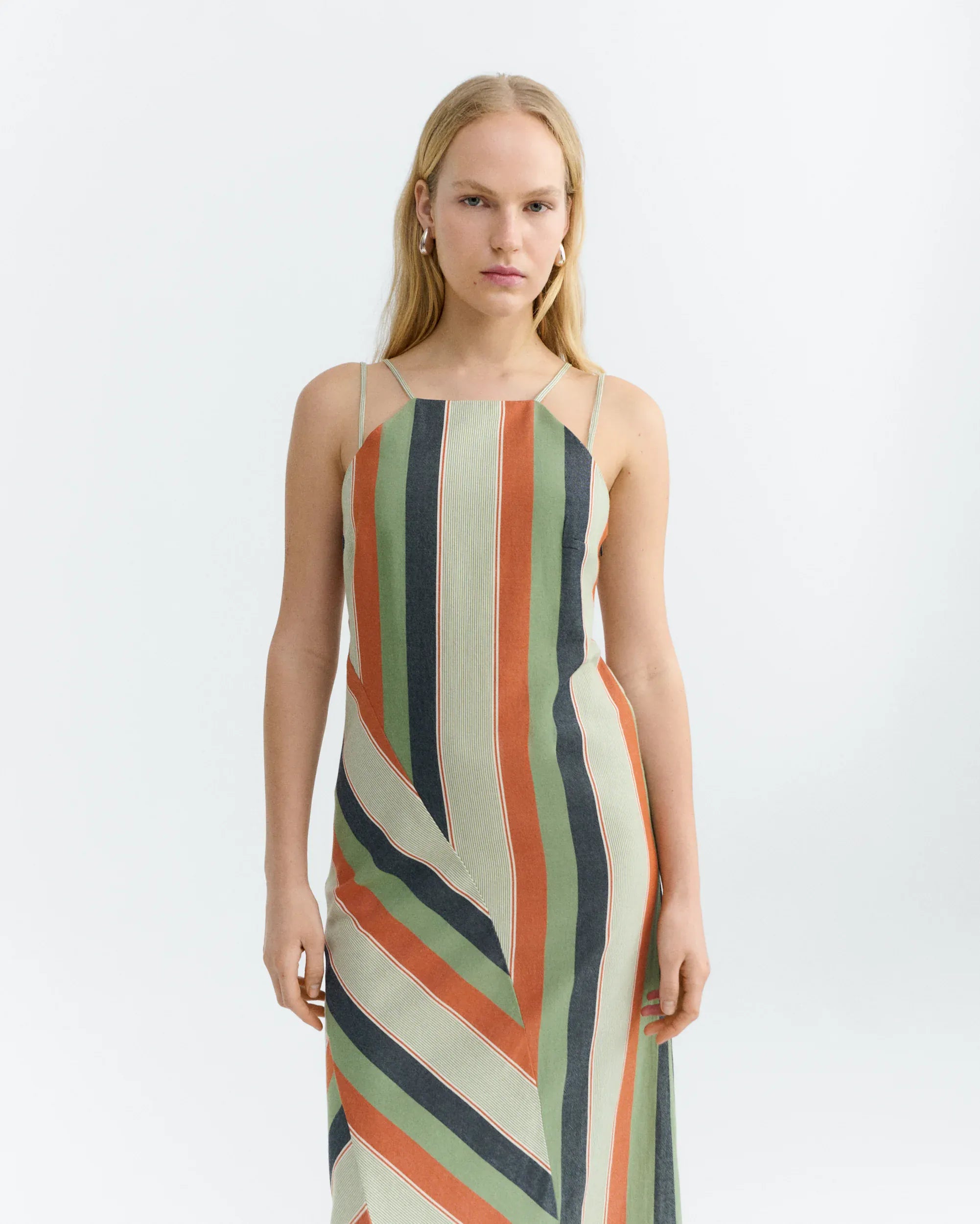 THINKING MU Langes gestreiftes Kleid Helia