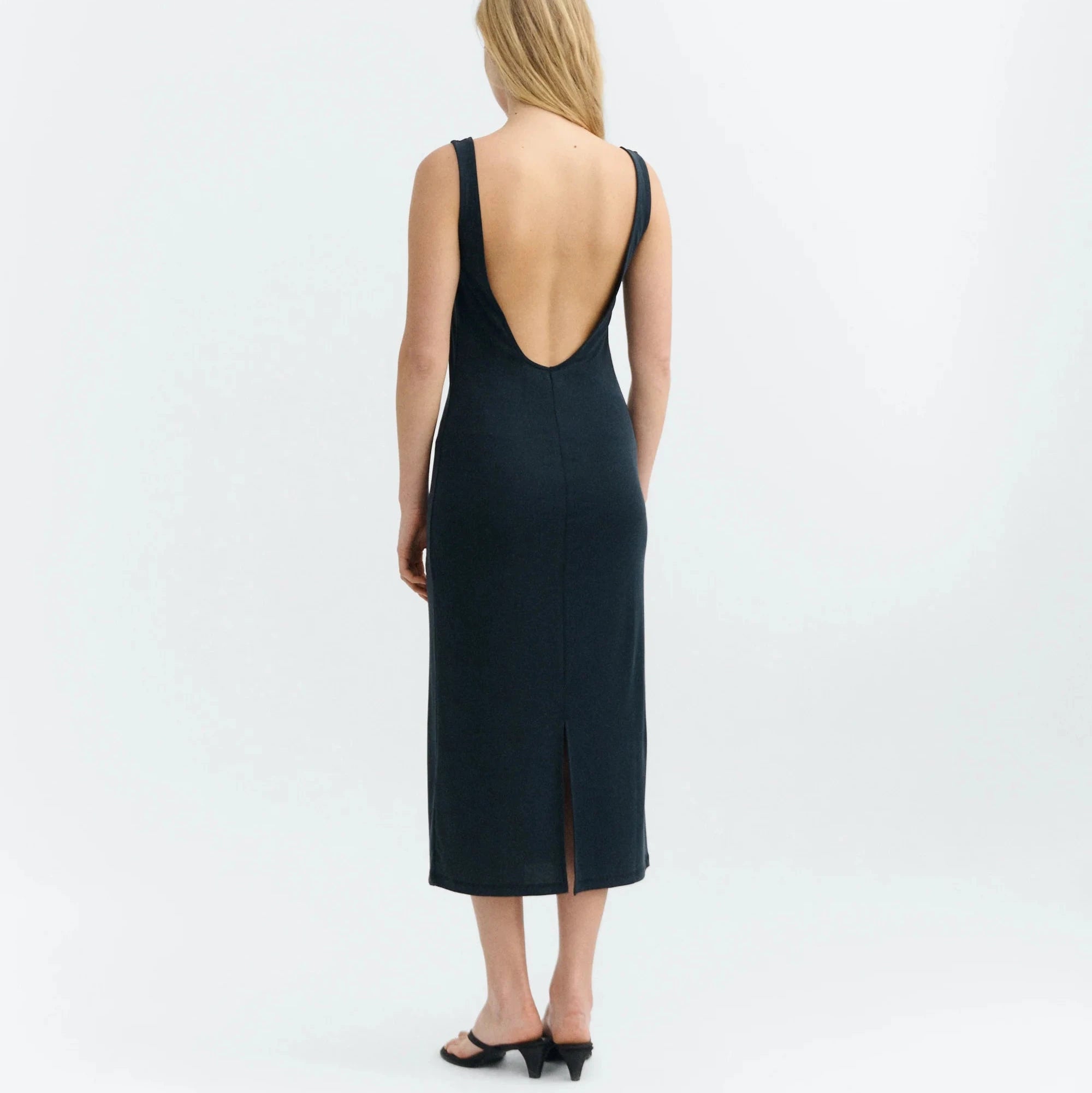 THINKING MU Langes schmales schwarzes Kleid Adu