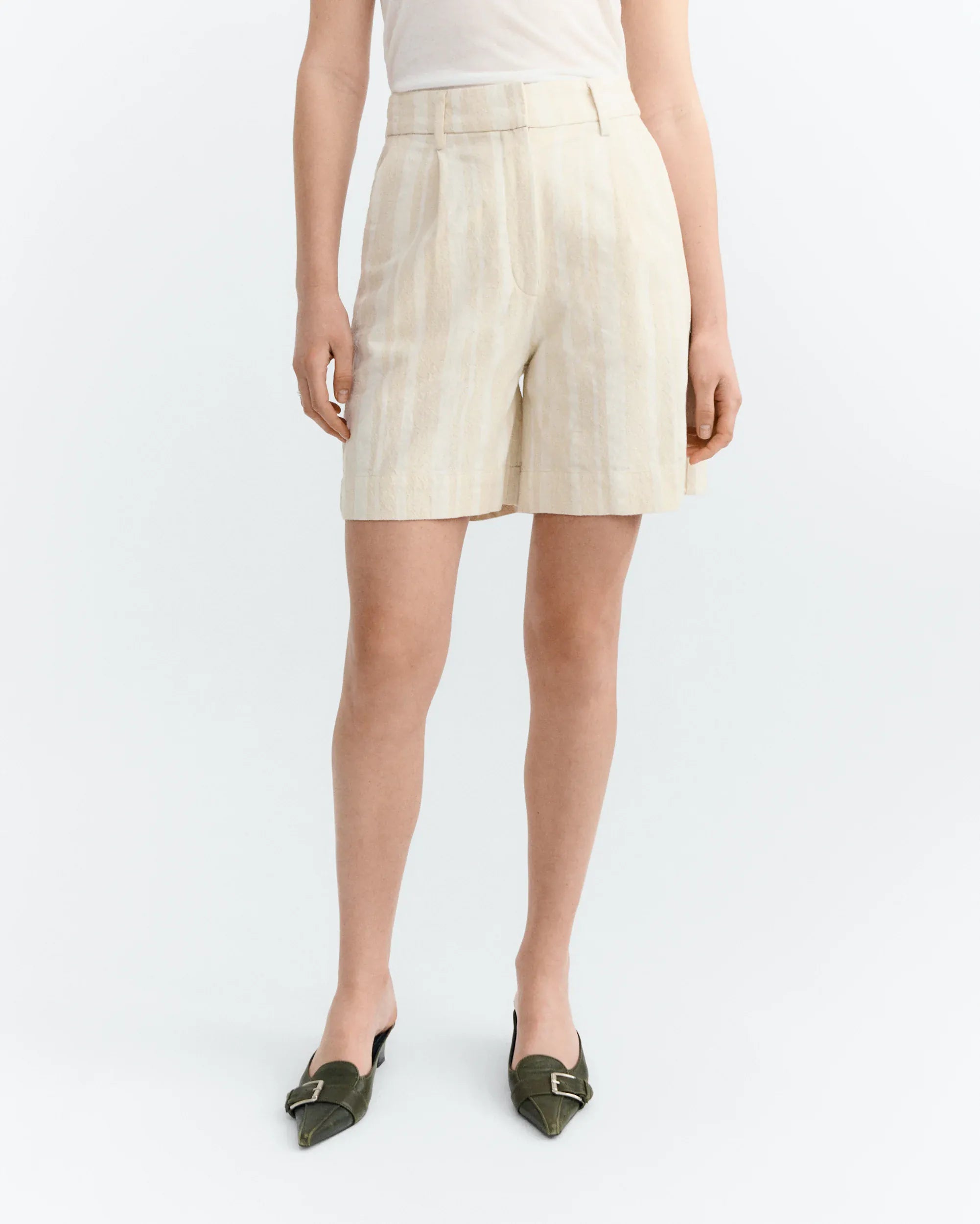 THINKING MU Bermuda Shorts Lia