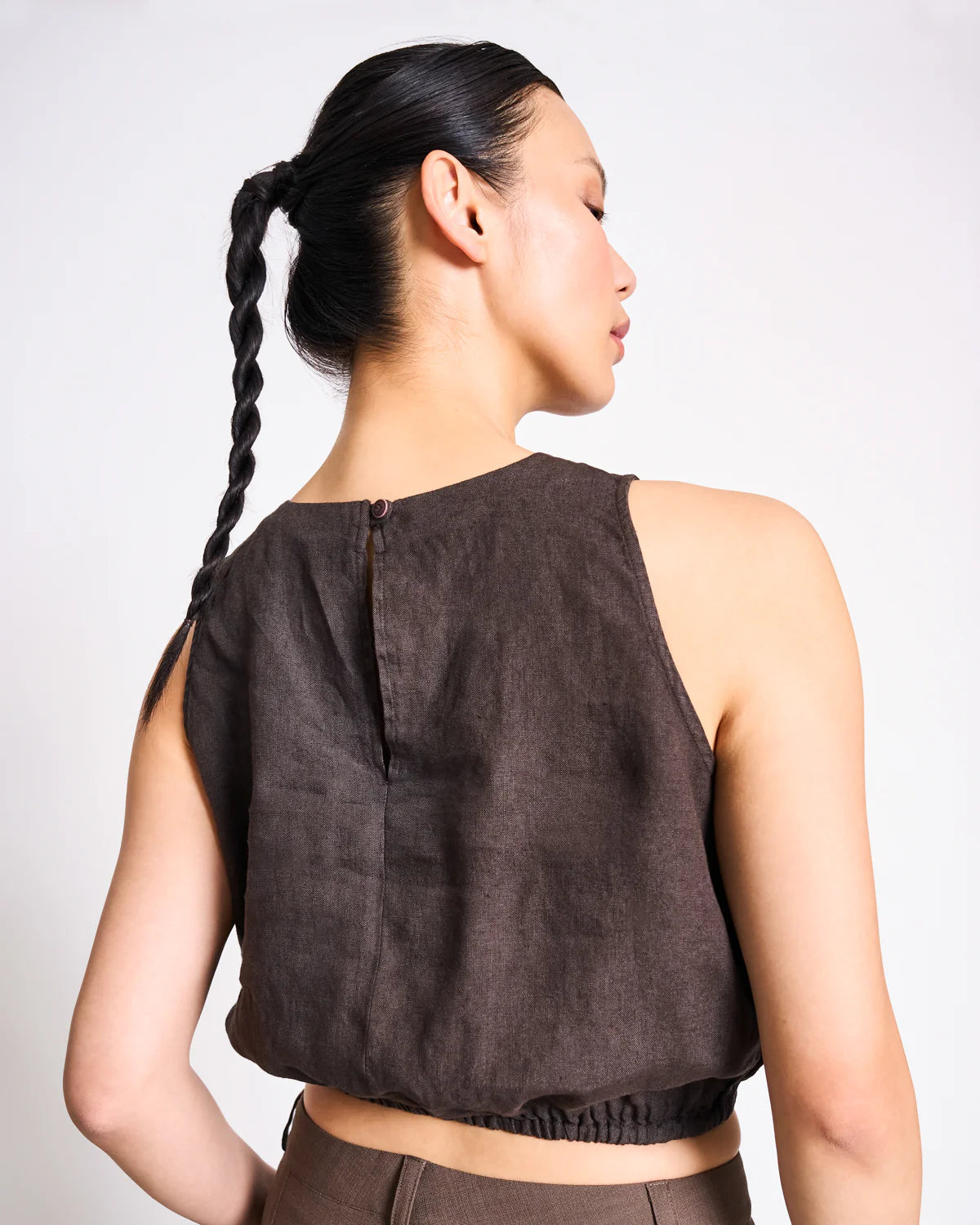 JANN JUNE MUD CROPPED LINEN TOP LUPIN
