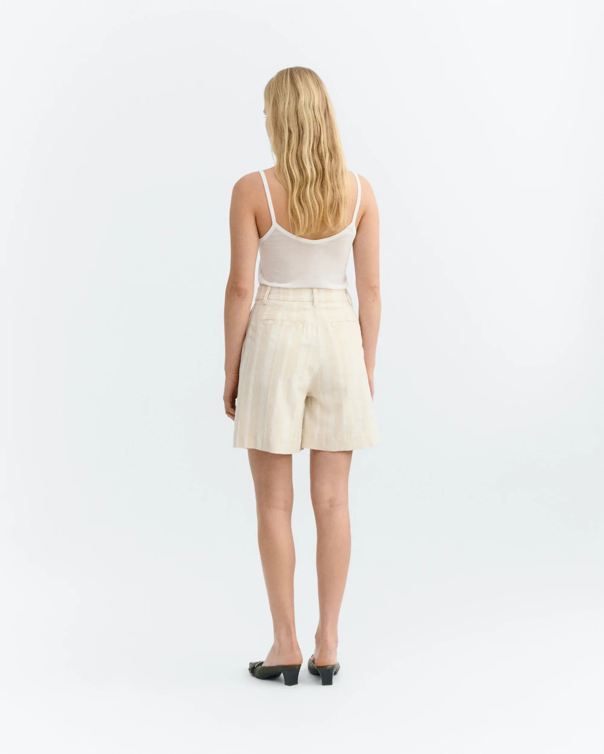 THINKING MU Bermuda Shorts Lia