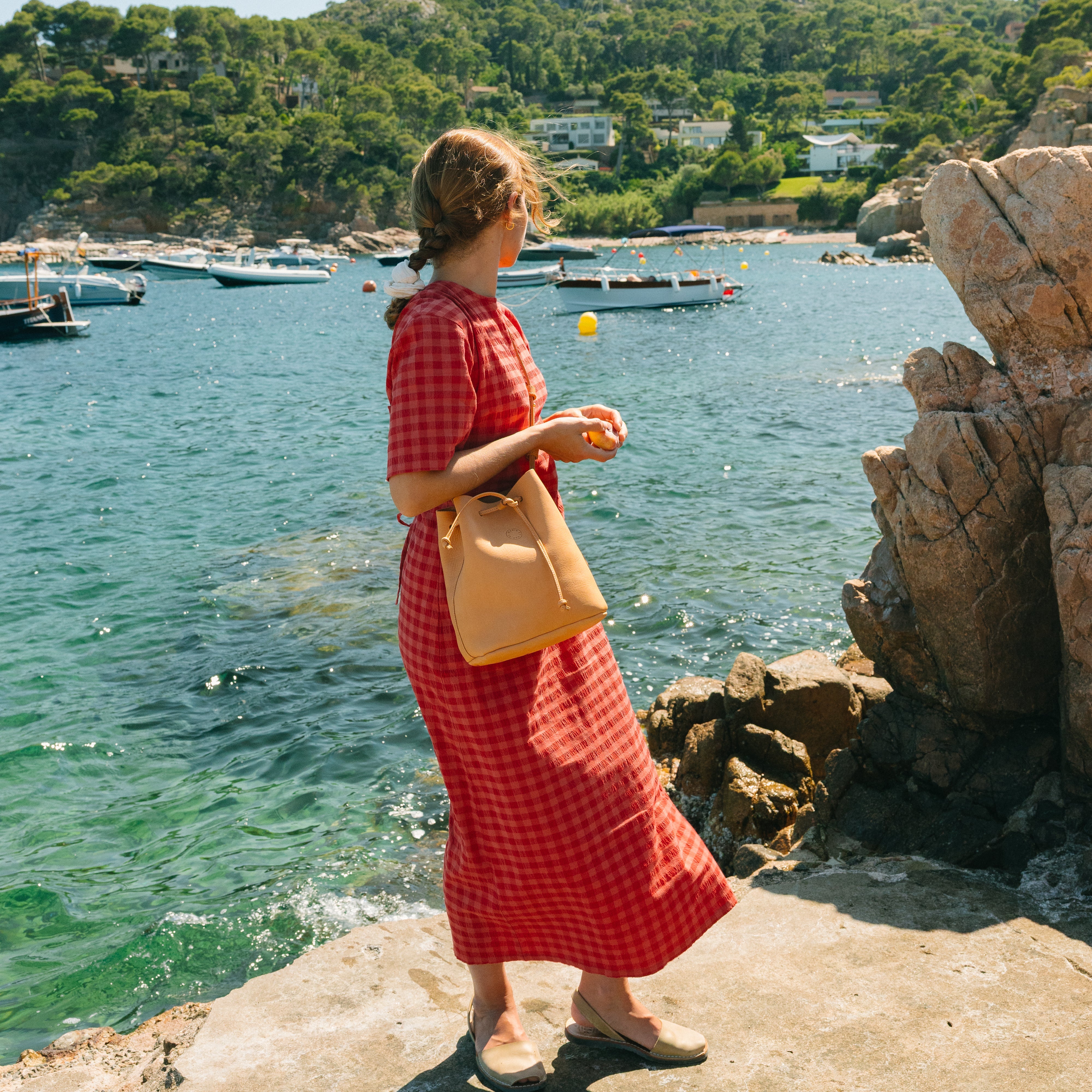 Bucket bag