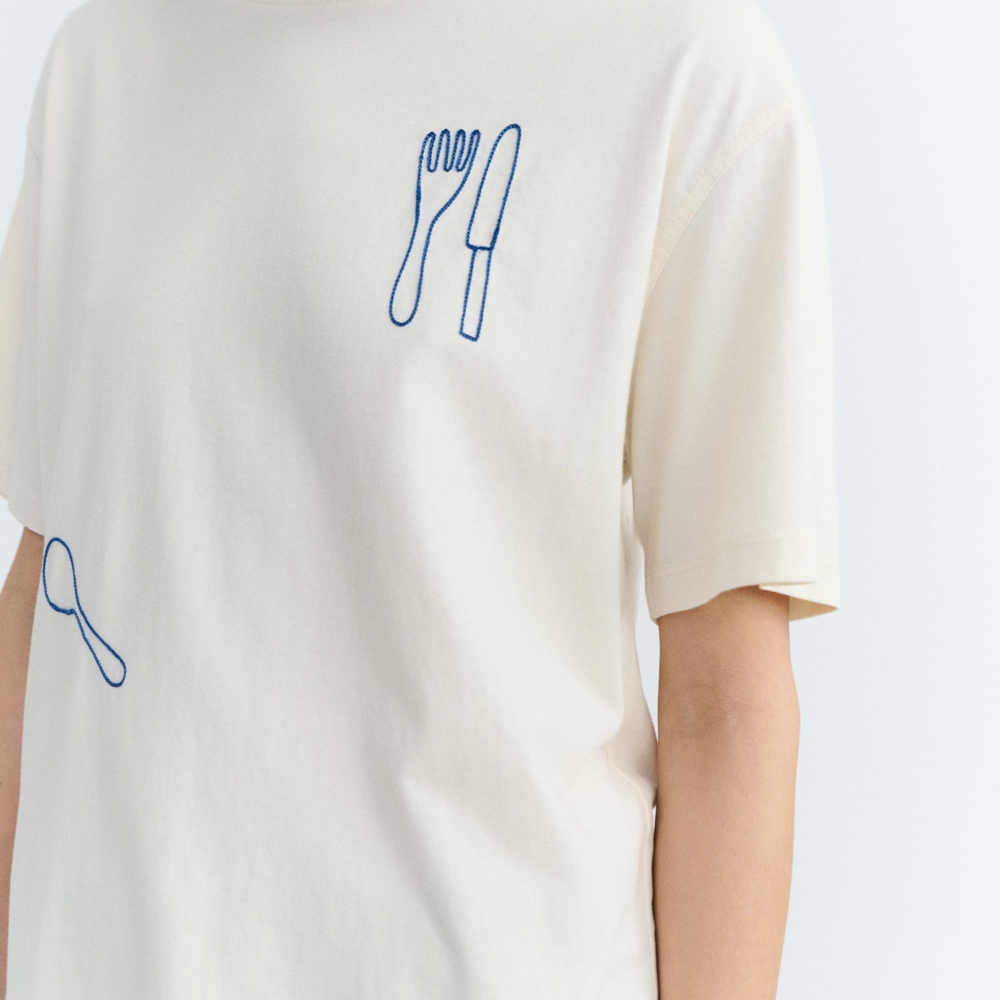 Marin et Marine THINKING MU Lucia handbesticktes T-shirt