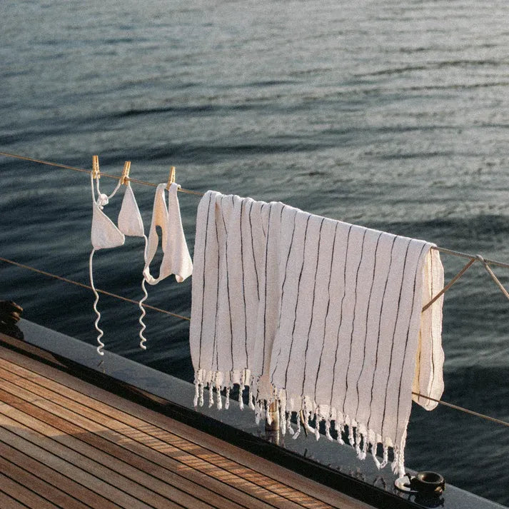 Marin et Marine Mizarandalcor Beach Towel